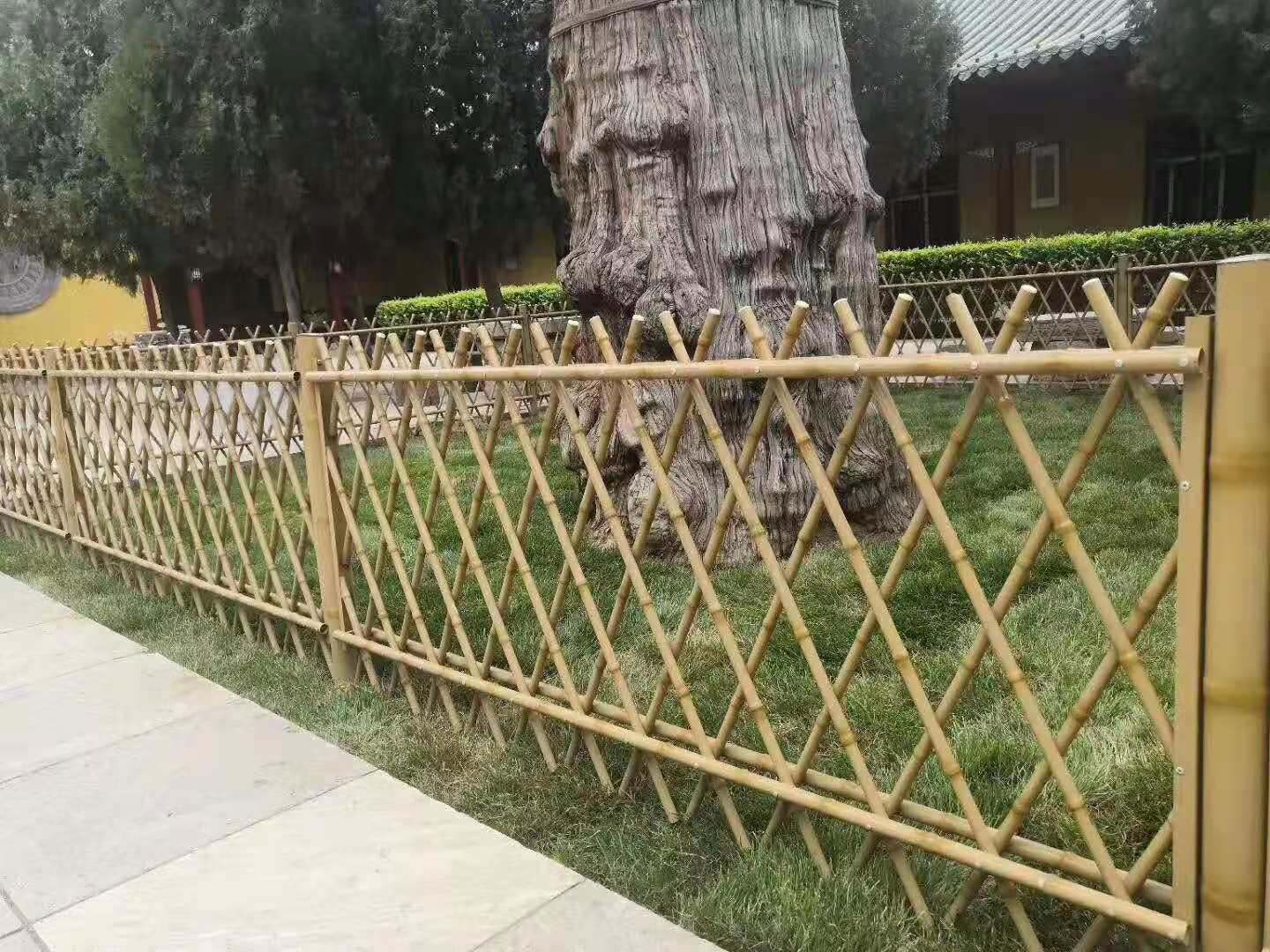 上海仿竹節(jié)籬笆護欄圖片2