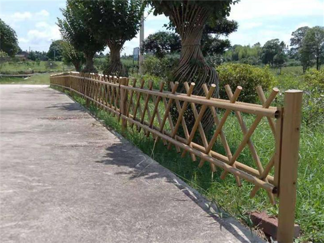 上海河道用仿竹護(hù)欄圖片2
